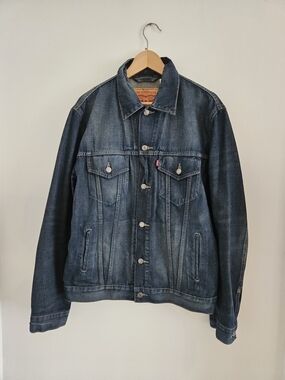 Levi’s Blue Denim Trucker Jacket Large Type III Medium Wash Button Front